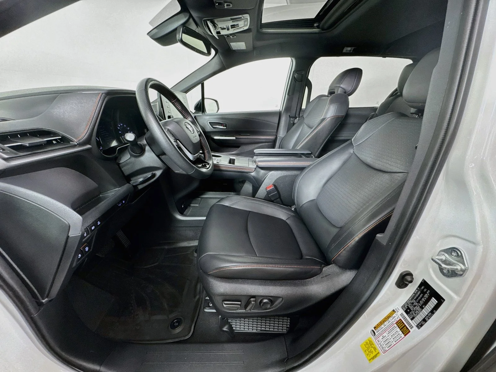 Used 2022 White Toyota XSE image 21