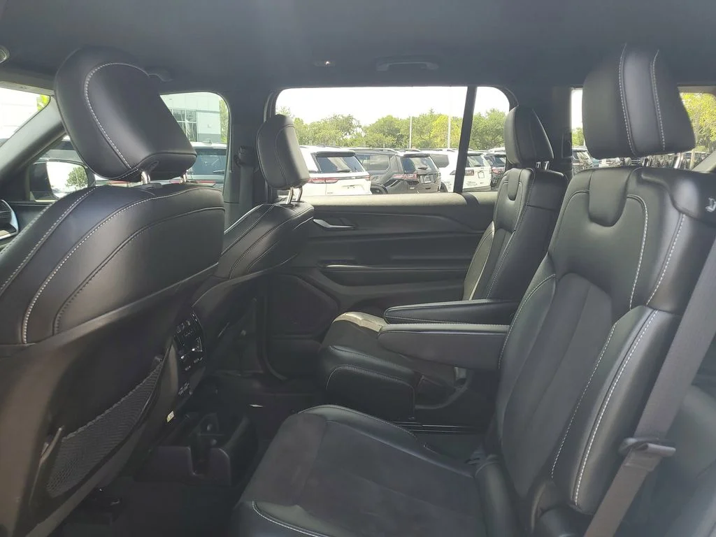 Used 2024 White Jeep Altitude image 12