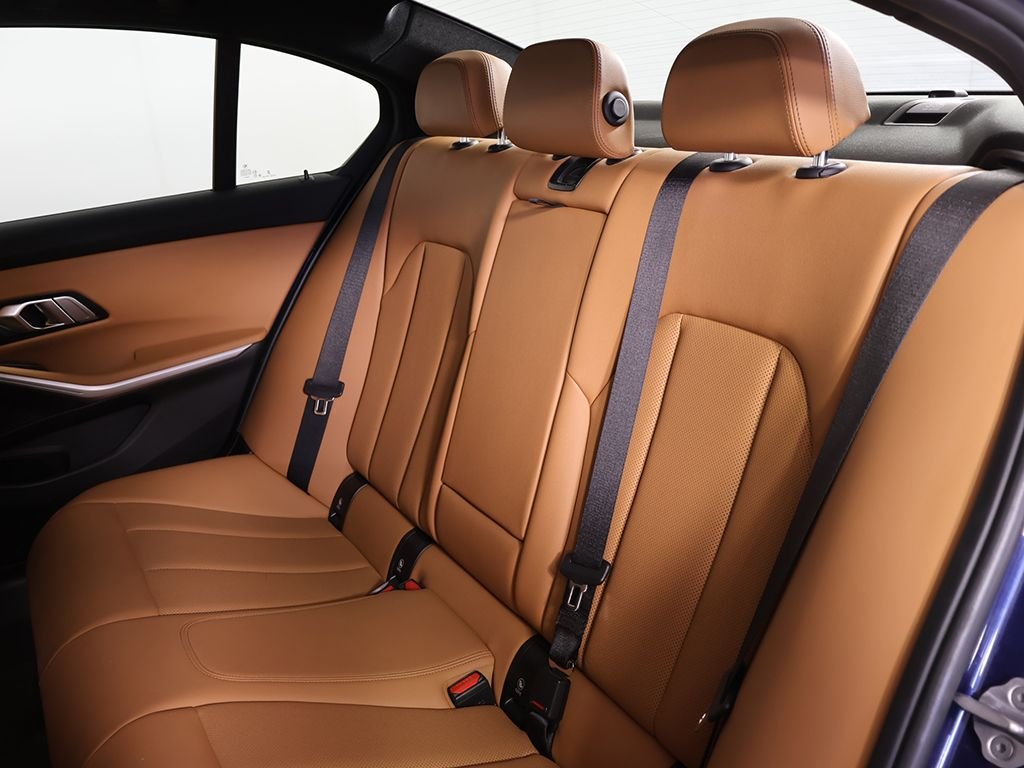 2023 BMW 3 Series 330i - Photo 32