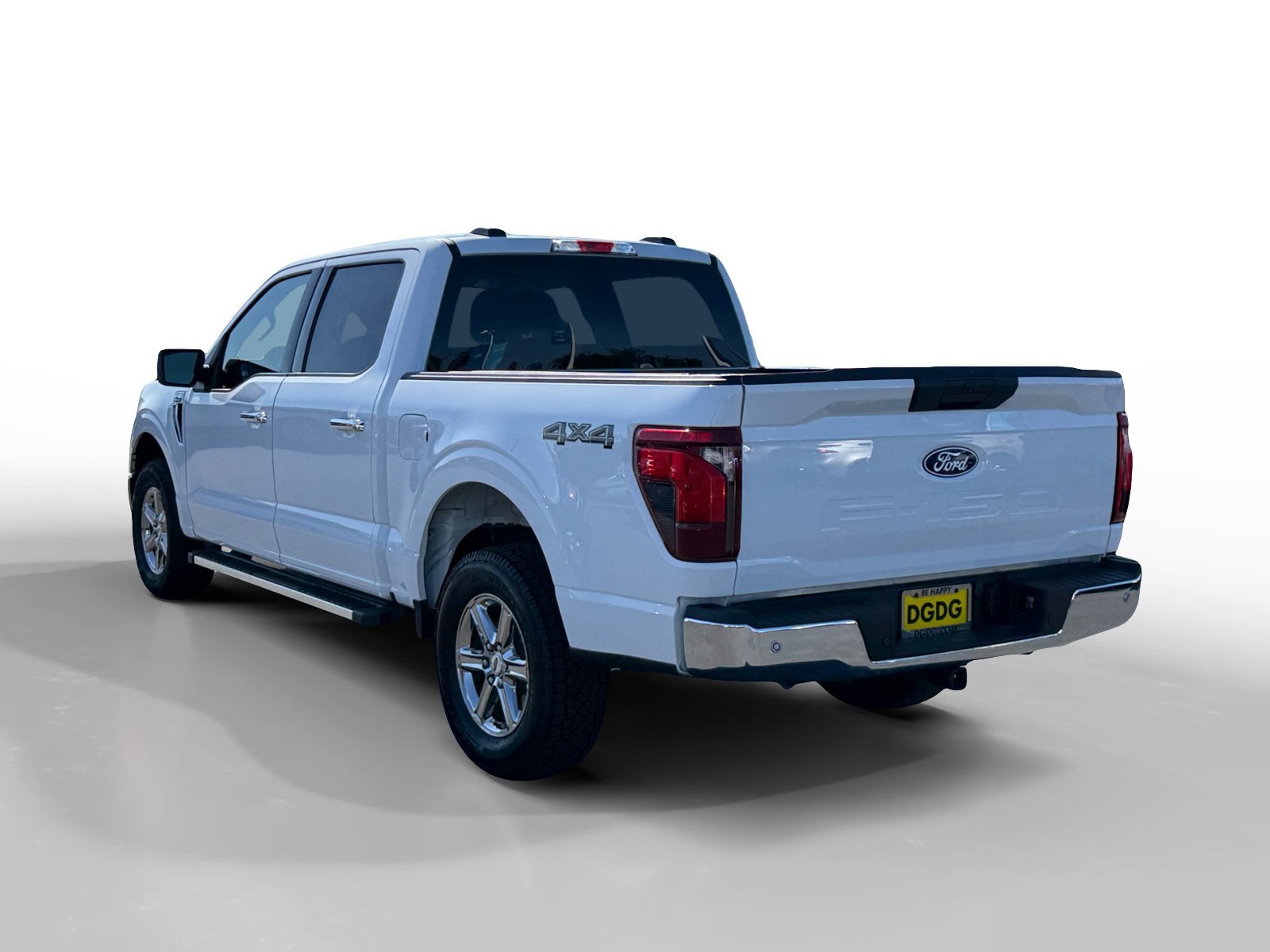 Certified Used 2025 Oxford White Ford XLT image 3