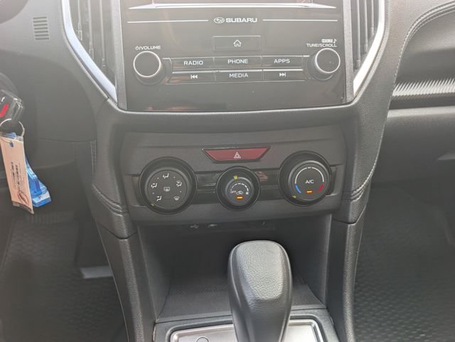 Used 2020 White Subaru Base image 17