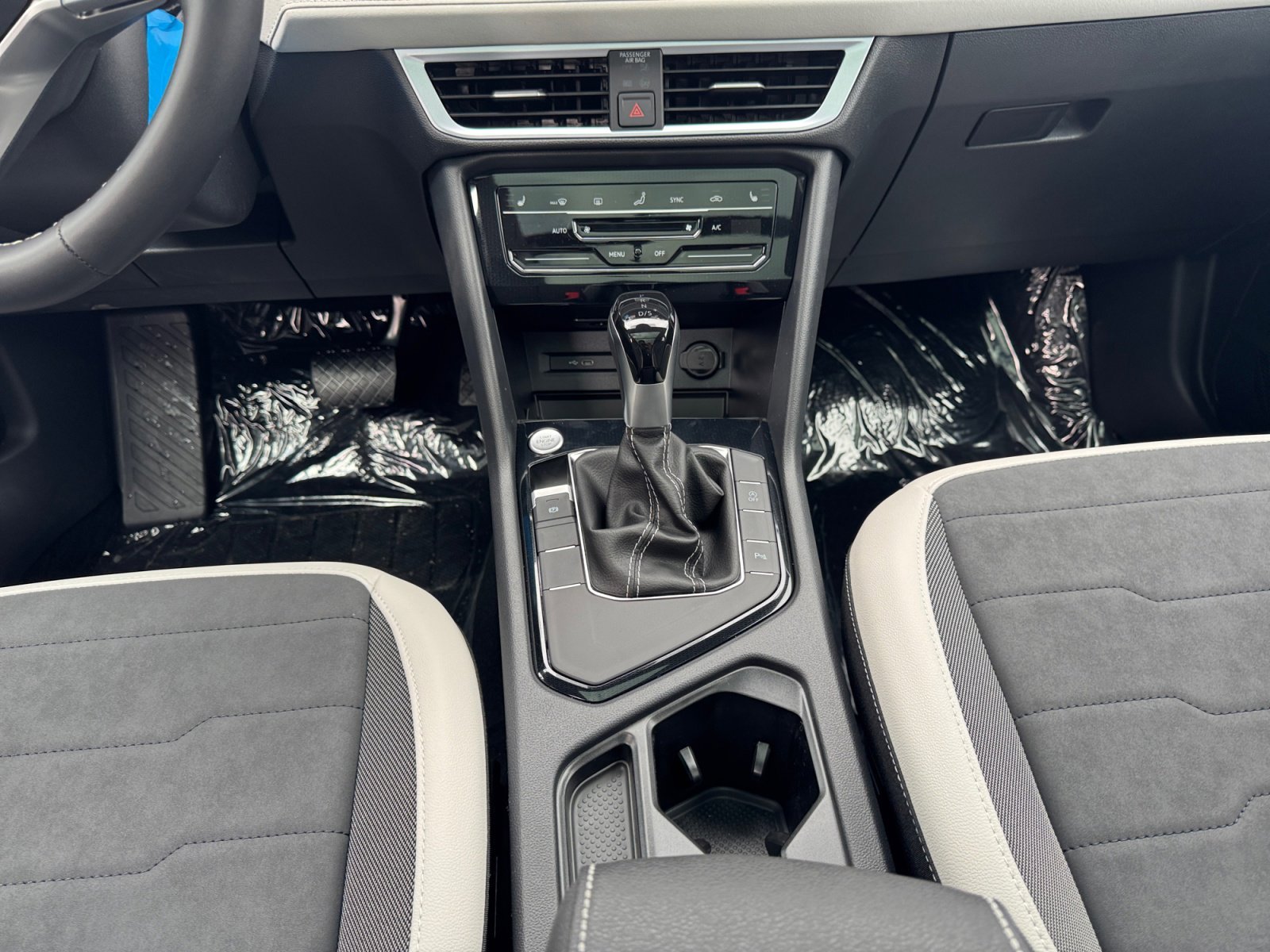 New 2026 Blue Volkswagen SE image 11