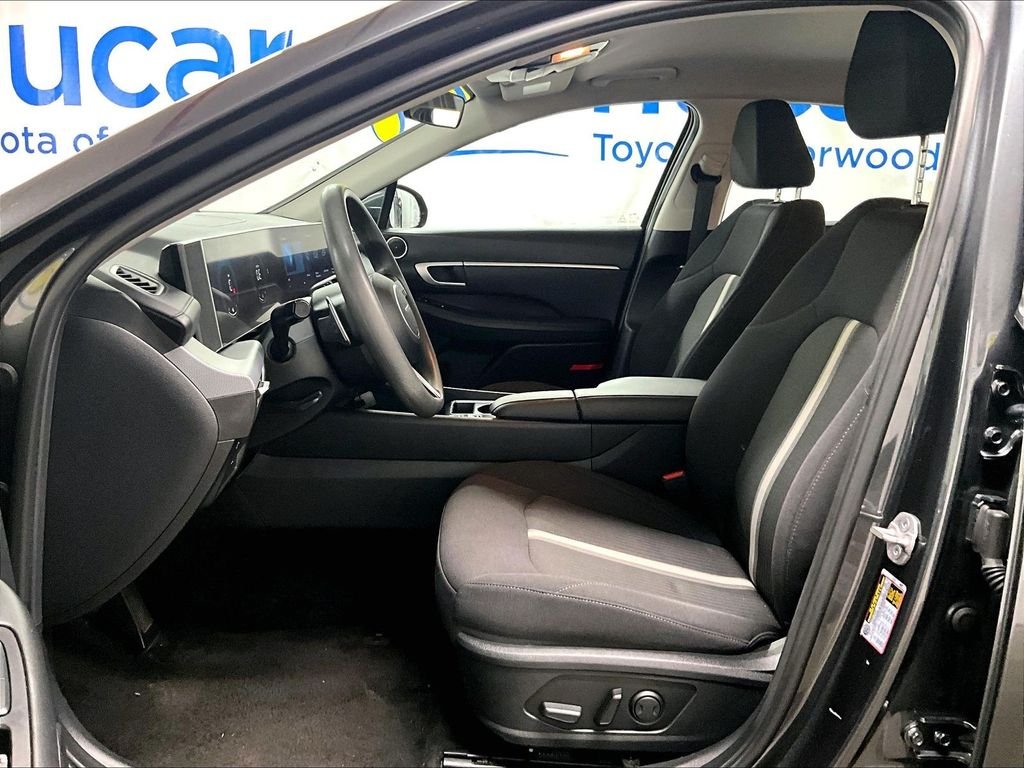 Used 2024 Gray Hyundai SEL image 10