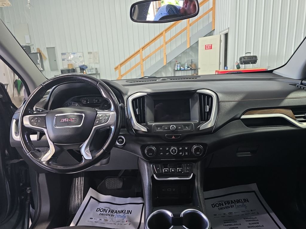 Used 2018 Gray GMC SLE image 12