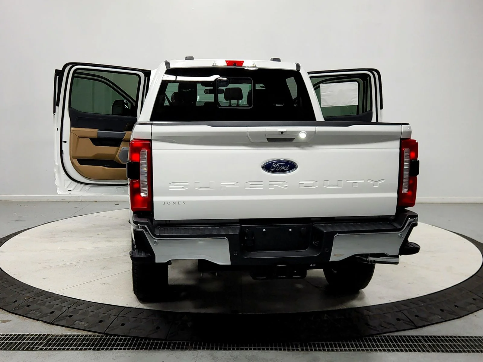 New 2026 Star White Metallic Tri-Coat Ford F-250® Lariat® image 14