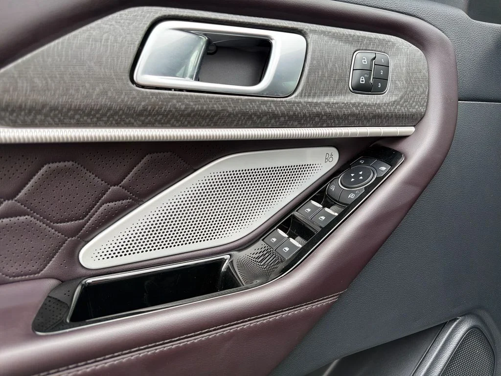 Used 2025 Gray Ford Platinum image 11