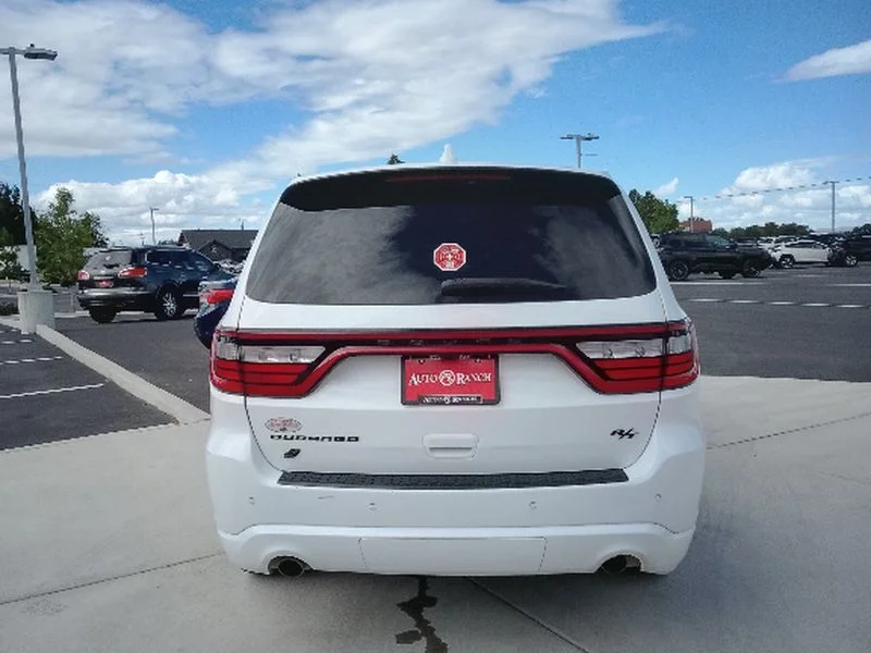 Used 2022 White Knuckle Clearcoat Dodge R/T image 4