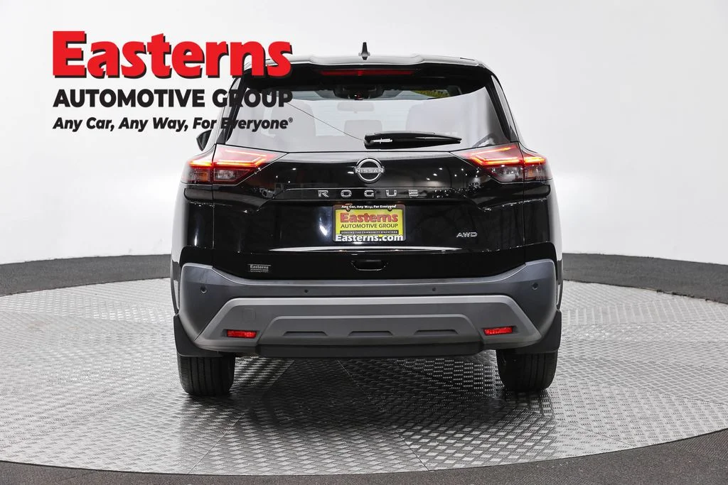 Used 2023 Black Nissan S image 6