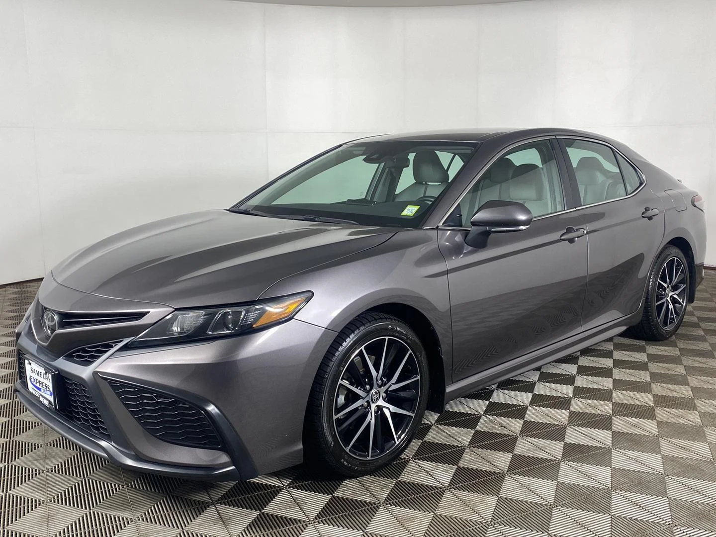 Used 2023 Predawn Gray Mica Toyota SE image 9