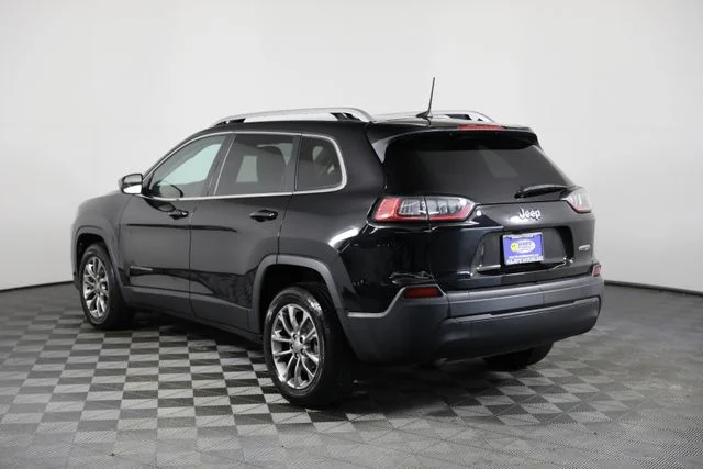 Used 2019 Black Jeep Latitude Plus image 28