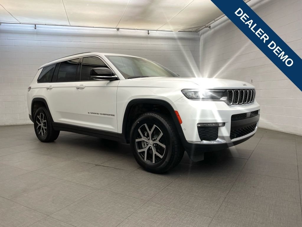 New 2025 Bright White Clear-Coat Exterior Paint Jeep Limited image 1