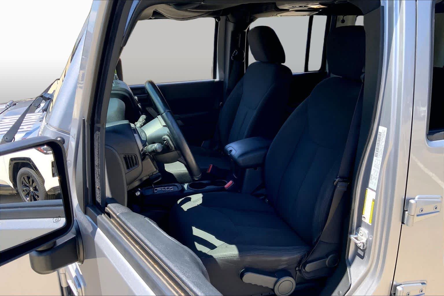 Pre-Owned 2017 Jeep Wrangler Unlimited Sport