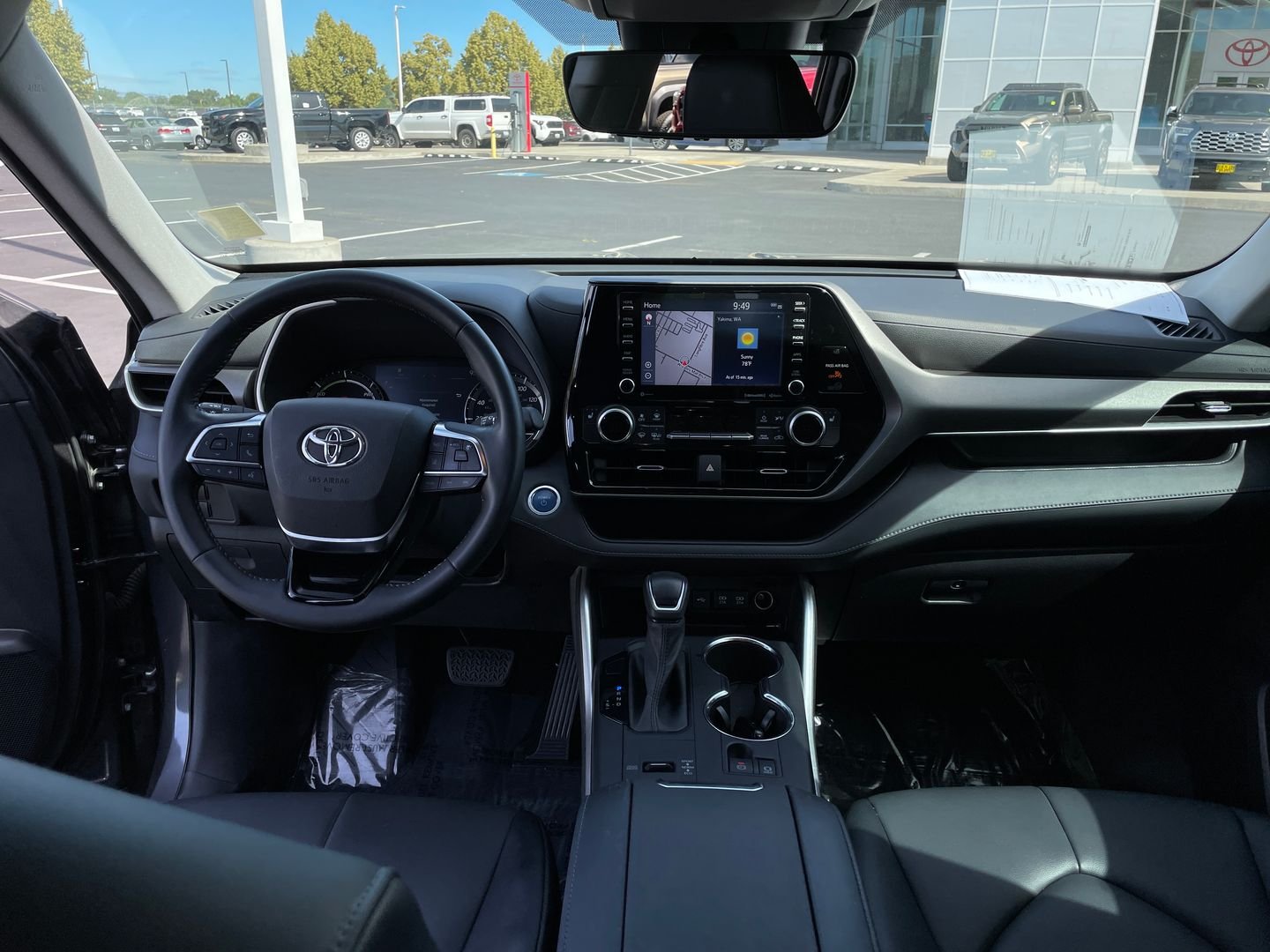 Used 2021 Gray Toyota XLE image 20