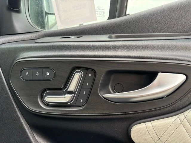 New 2026 Grey Mercedes-Benz Discovery Cross Country image 24
