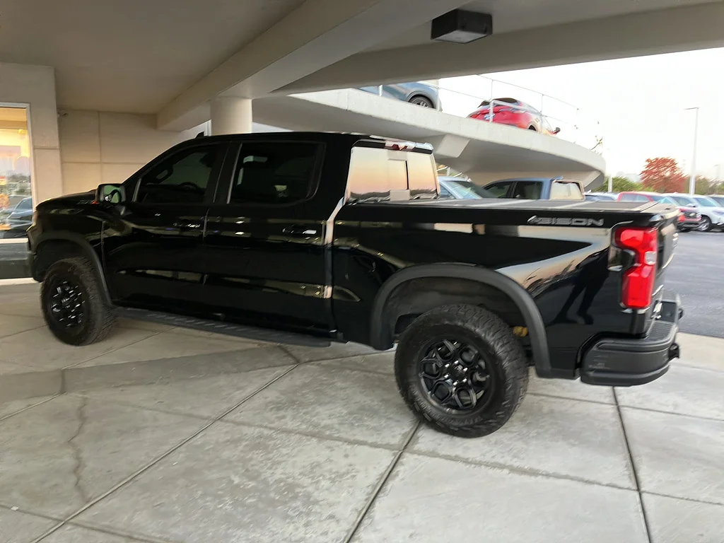2024 Chevrolet Silverado 1500 ZR2, photo 9 of 12