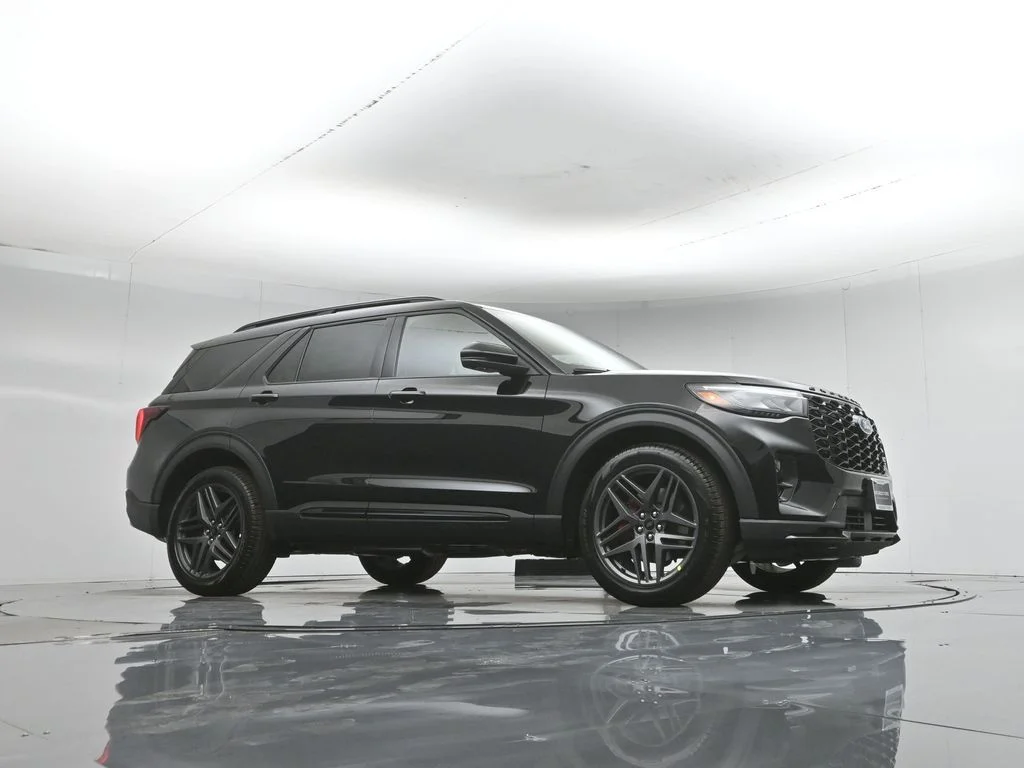 New 2026 Agate Black Metallic Ford ST image 3