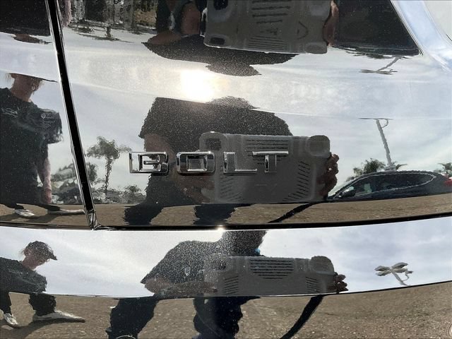 2027 Chevrolet Bolt LT - Photo 10