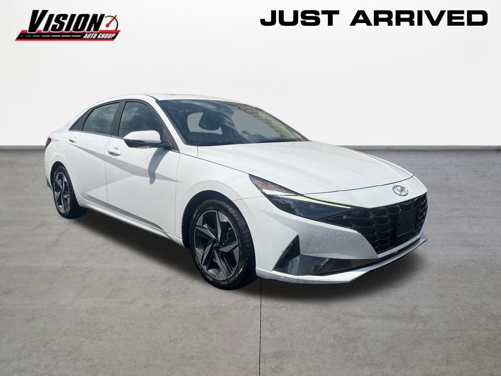 Used 2023 White Hyundai Limited image 1