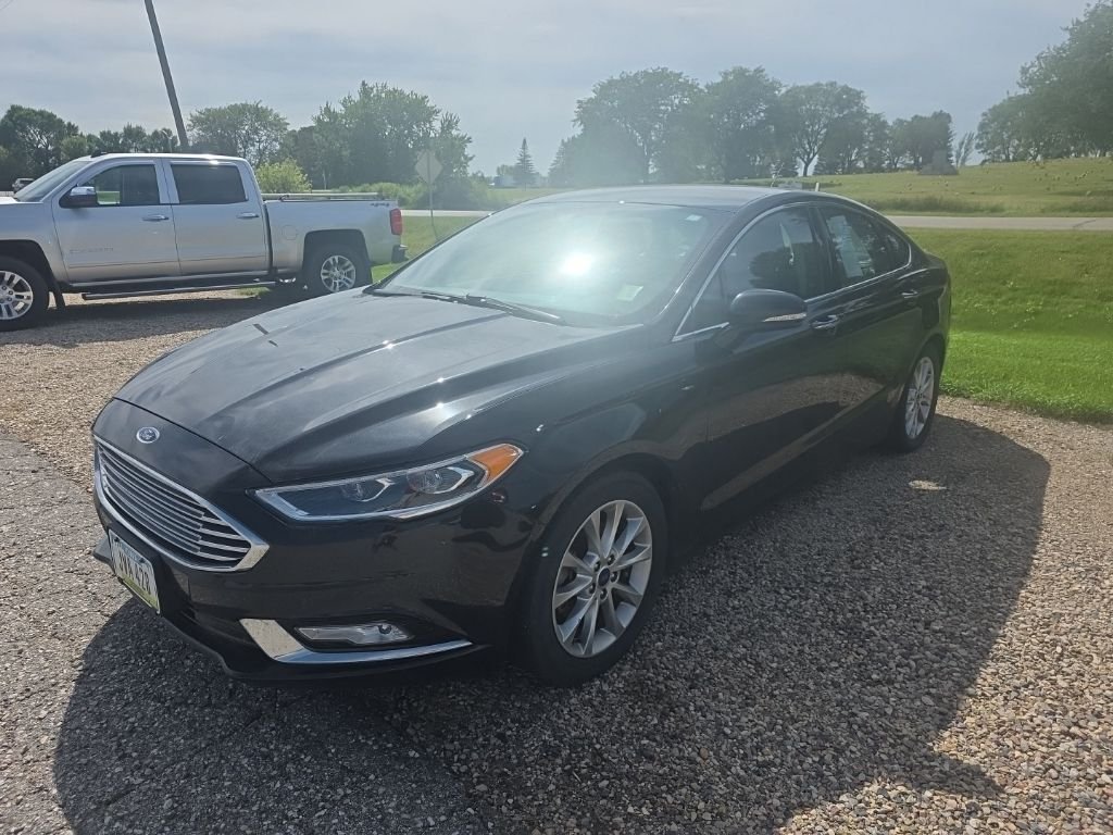 Used 2017 Black Ford SE image 3