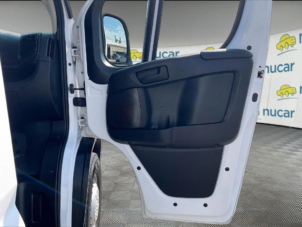 Used 2025 White Ram Base image 12