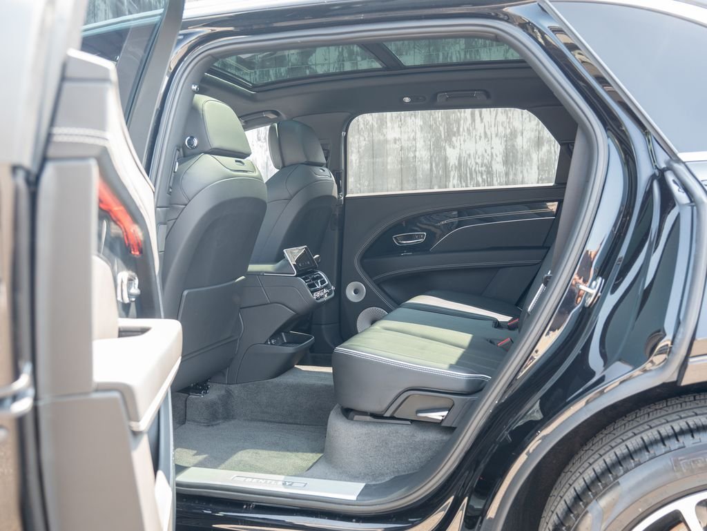 Used 2024 Black Bentley Azure image 33