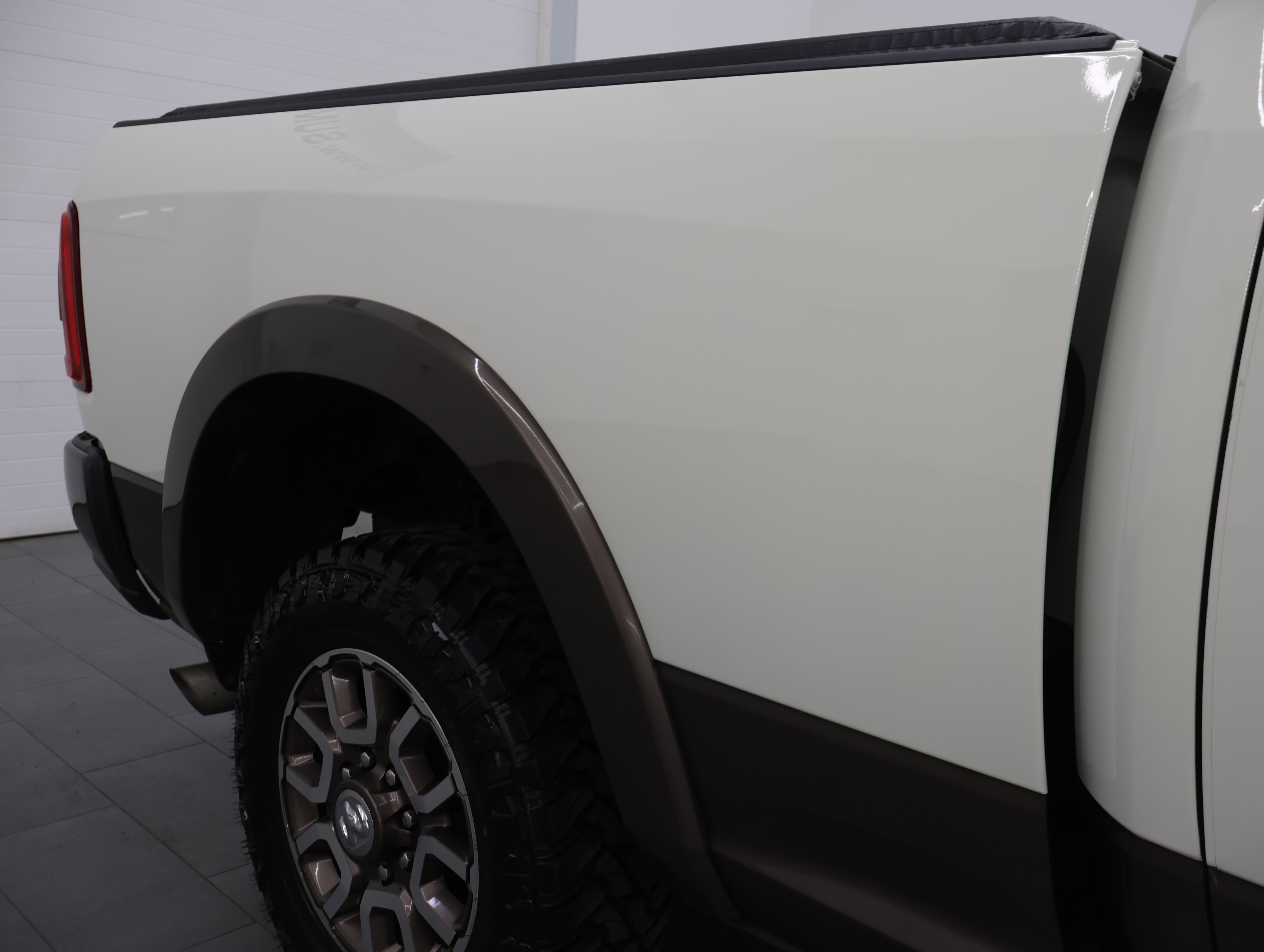 Used 2019 Pearl White Ram 4x4 Crew Cab Longhorn: CREW-SHORT-LARAMIE LONGHORN-6.7L DIESEL-TOW TECH-ADAPTIVE CRUISE image 32
