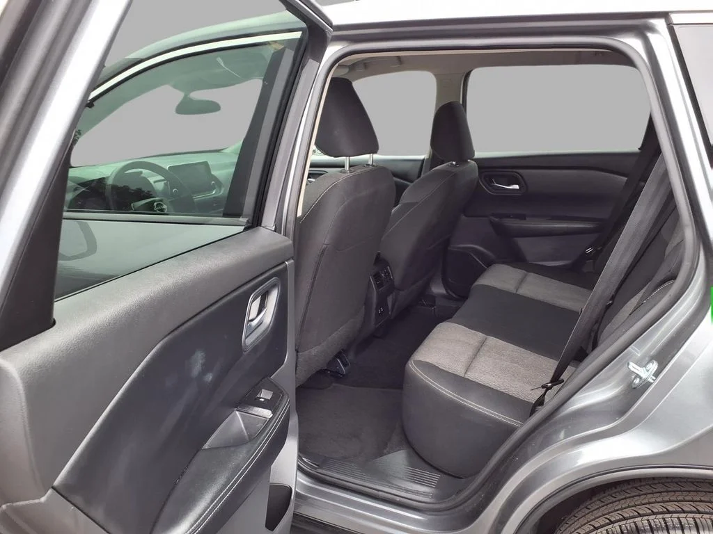 Used 2025 Gray Nissan SV image 27