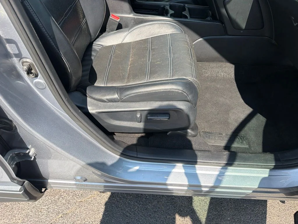 Used 2017  Honda EX-L image 42