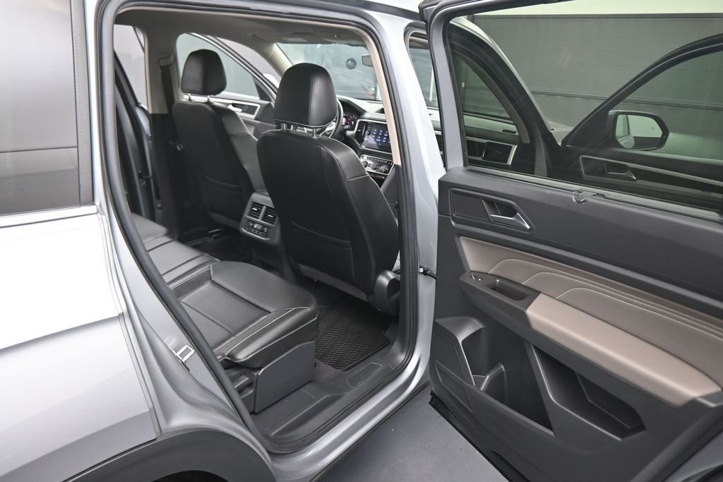 Used 2023 Silver Volkswagen 2.0T SE w/Technology image 45