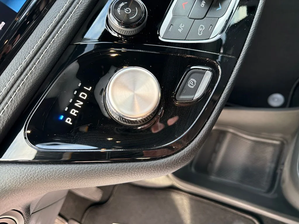 2026 Chrysler Pacifica Select - Photo 21