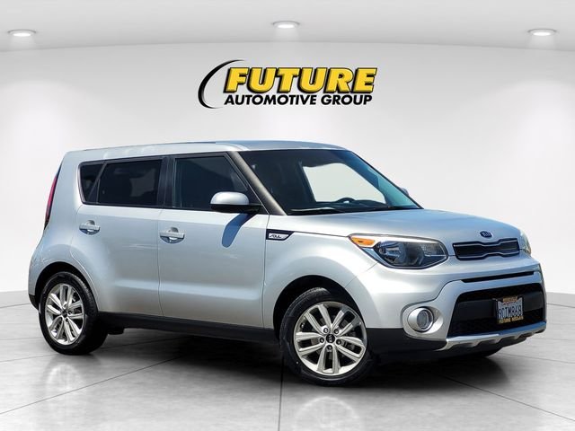 Used 2017 Silver Kia Plus image 1
