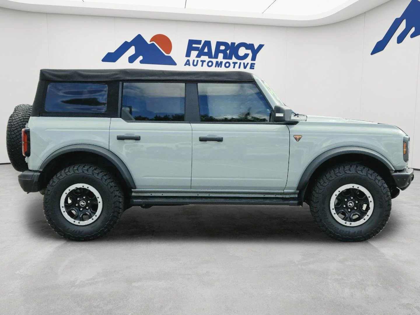 Used 2022 Cactus Gray Ford Badlands Advanced image 4