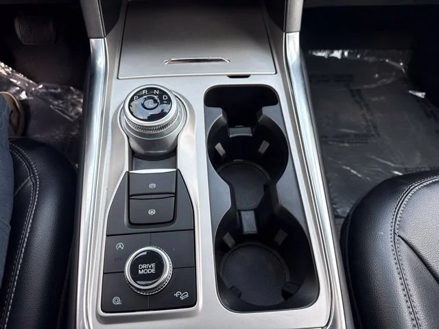 Used 2023 White Ford Limited image 15