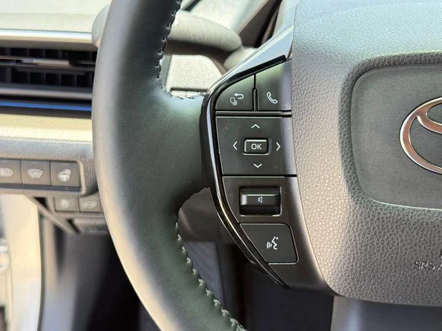 Certified Used 2023 CUTTING EDGE Toyota Limited image 14