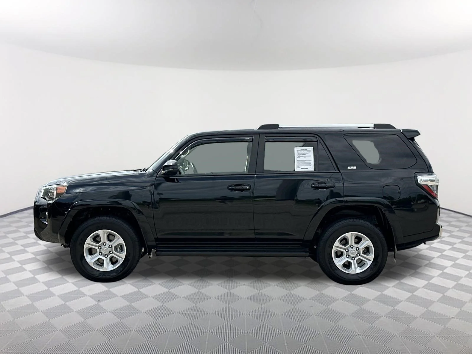 Used 2019 Midnight Black Metallic Toyota SR5 image 8