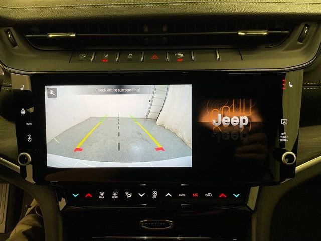 New 2026 Bright White Clear-Coat Exterior Paint Jeep Altitude image 19