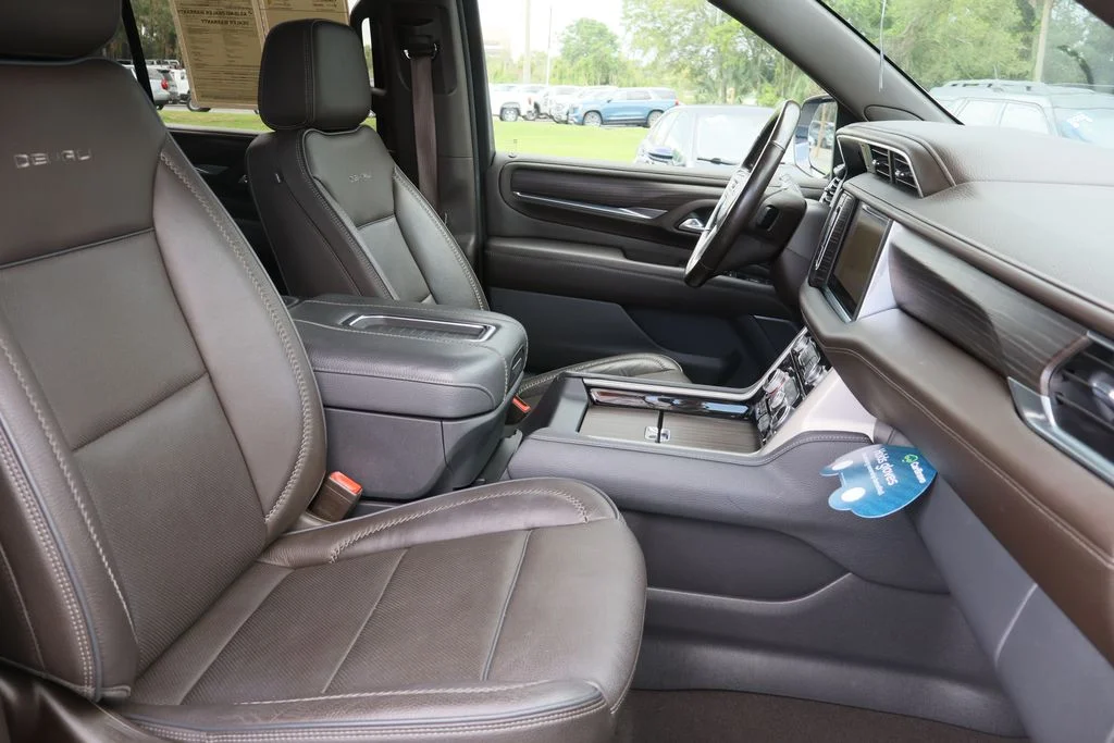 Used 2021 White GMC Denali image 35