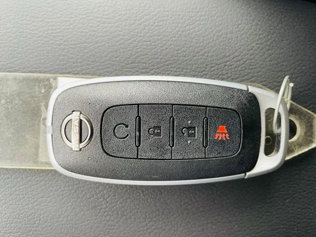 2026 Nissan KICKS SR - Photo 22