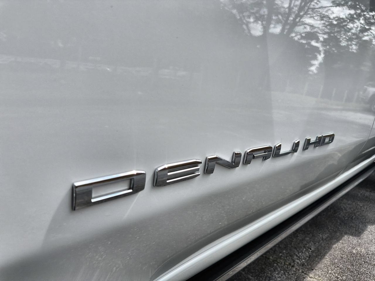 Used 2023 SUMMIT WHITE GMC Denali image 27