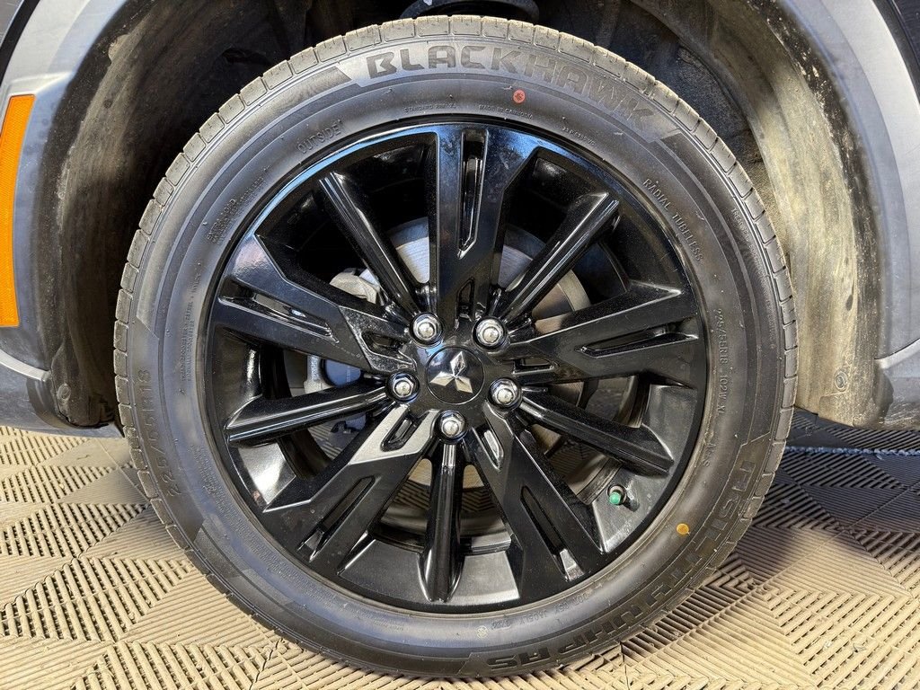 Used 2023 Black Mitsubishi LE image 15