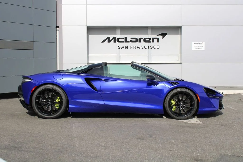 Certified Used 2025  McLaren Performance image 5