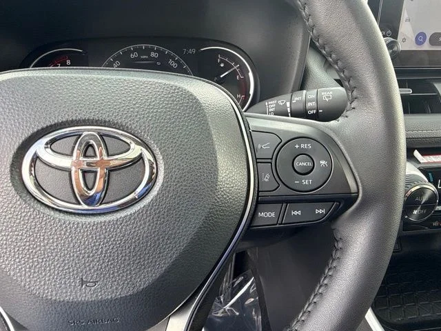 Used 2025 Beige Toyota XLE Premium image 30