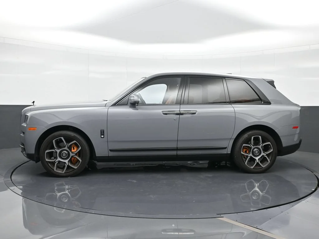 Certified Used 2023  Rolls-Royce Black Badge image 3