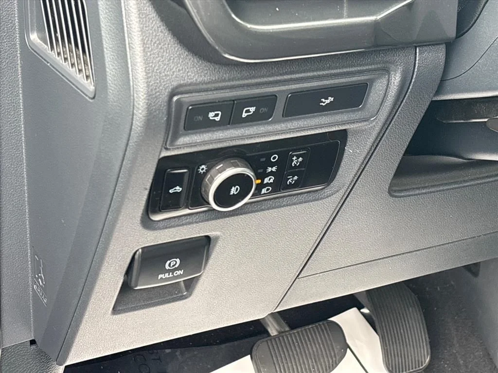 Used 2023 Gray Ford XLT image 27