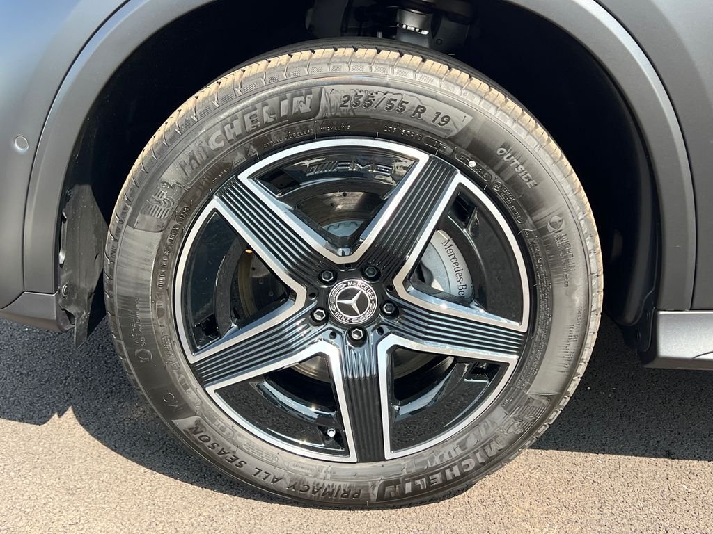 New 2026 MANUFAKTUR exclusive graphite grey magno Mercedes-Benz GLC 300 image 31