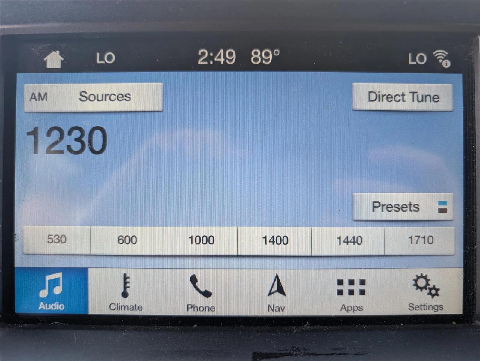 Used 2018 Oxford White Ford LARIAT image 38