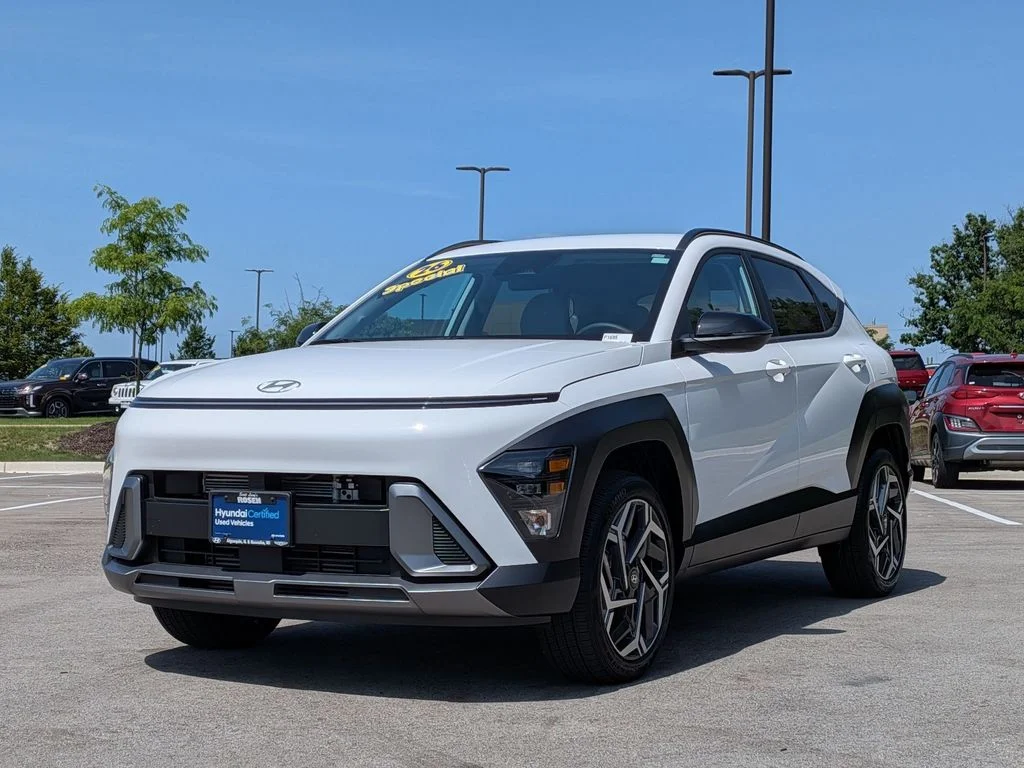 Certified Used 2026 White Hyundai SEL Premium image 3