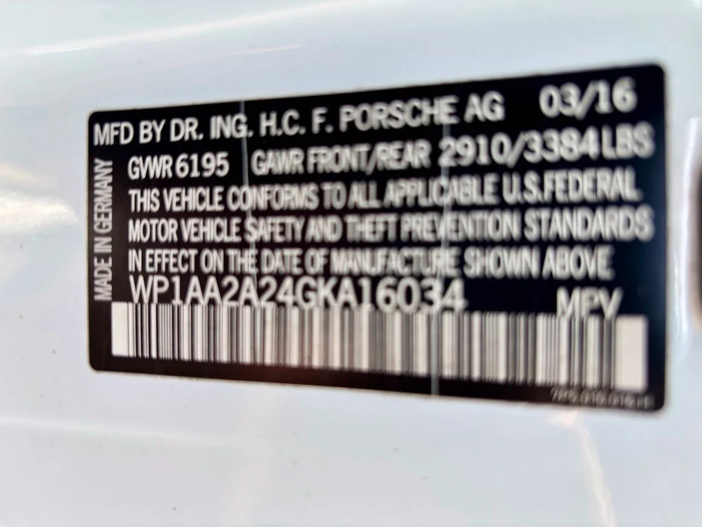 Used 2016  Porsche Base image 19