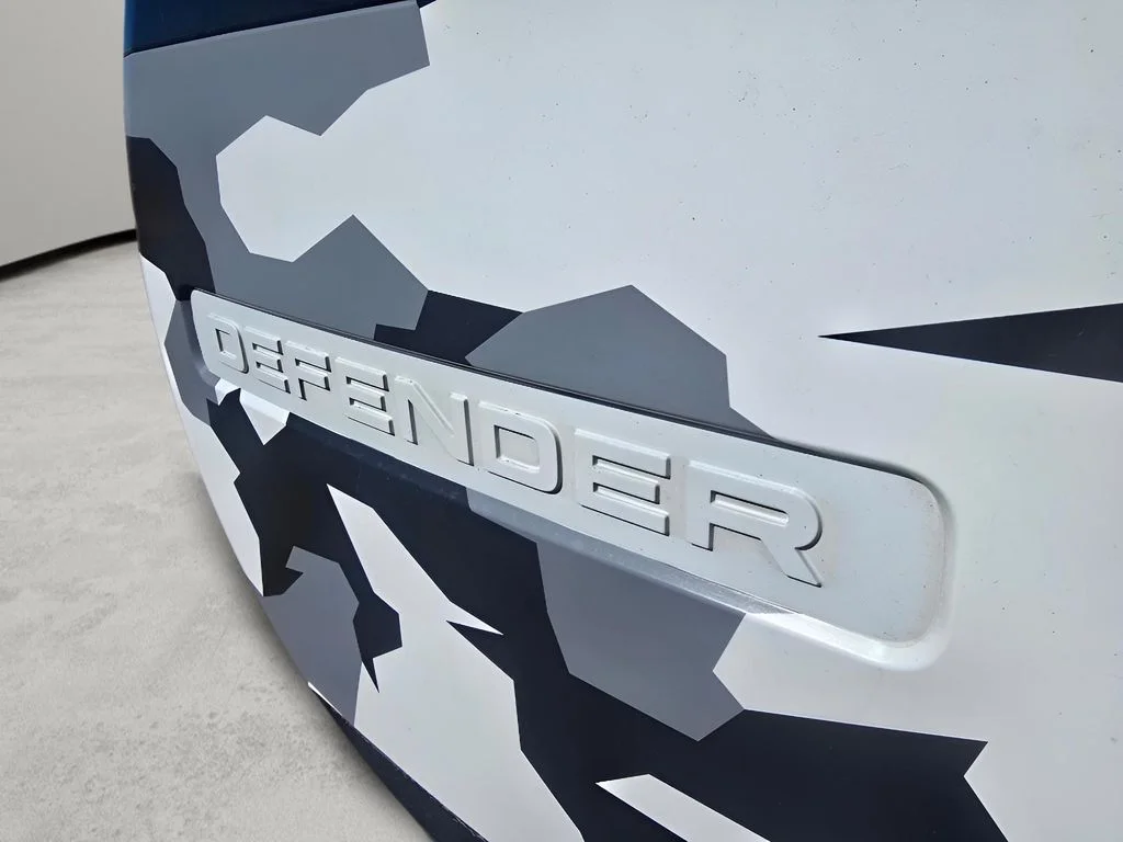 Used 2023 Fuji White Land Rover X-Dynamic SE image 9