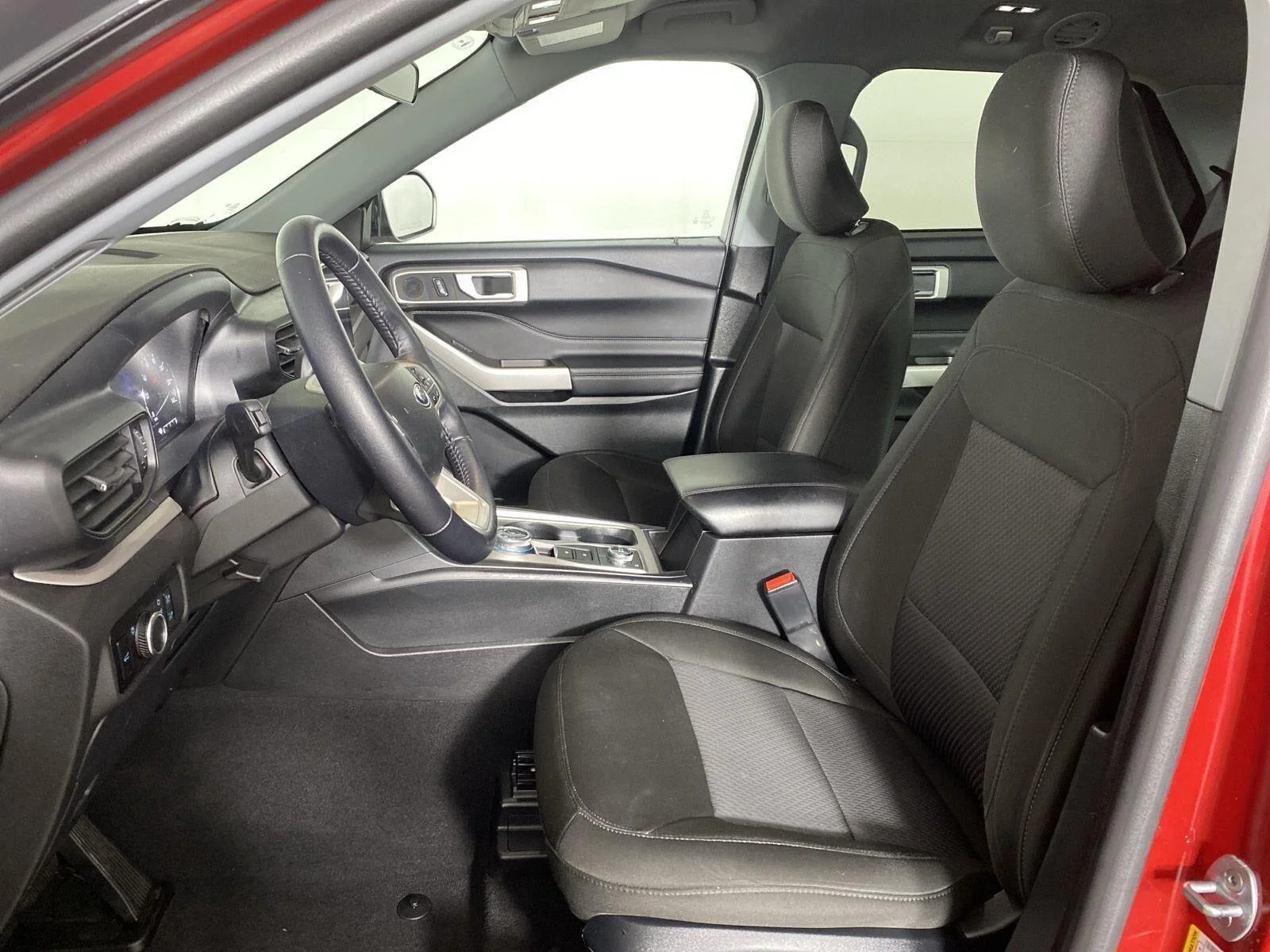 Used 2023 Rapid Red Metallic Tinted Clearcoat Ford XLT image 27